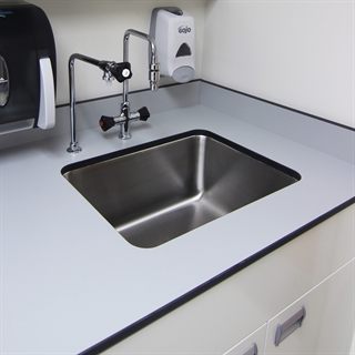 Laboratory Work Surfaces & Sinks in Epoxy Resin, Phenolic Resin and Stainless Steel