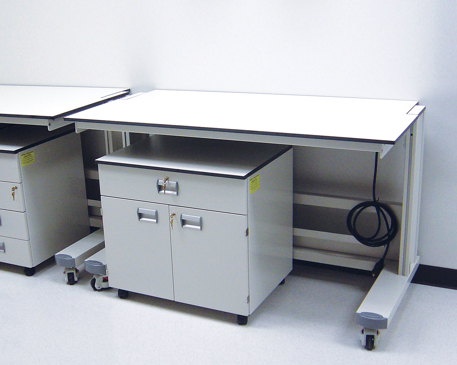 Lab Bench Vert Organizer-Double Wide - Poltex